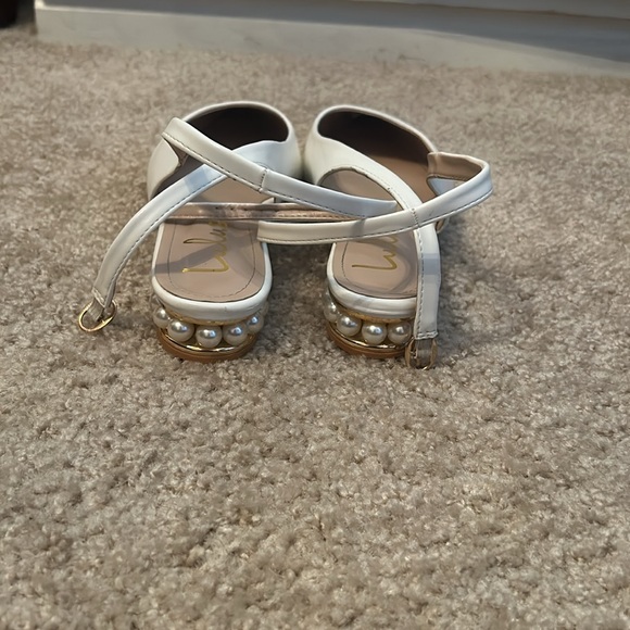 Ivory wedding shoes - Picture 3 of 4